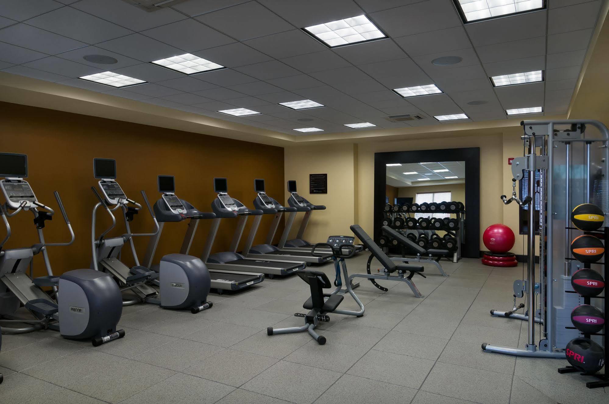 Hilton Garden Houston Nw America Plaza Hotel 3*