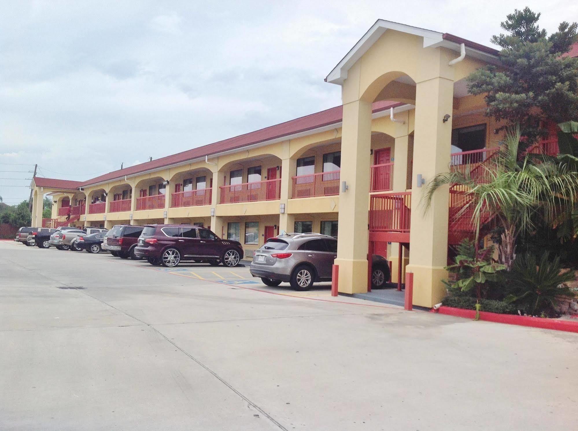 Hotel Americas Best Value And / Tomball Parkway Houston