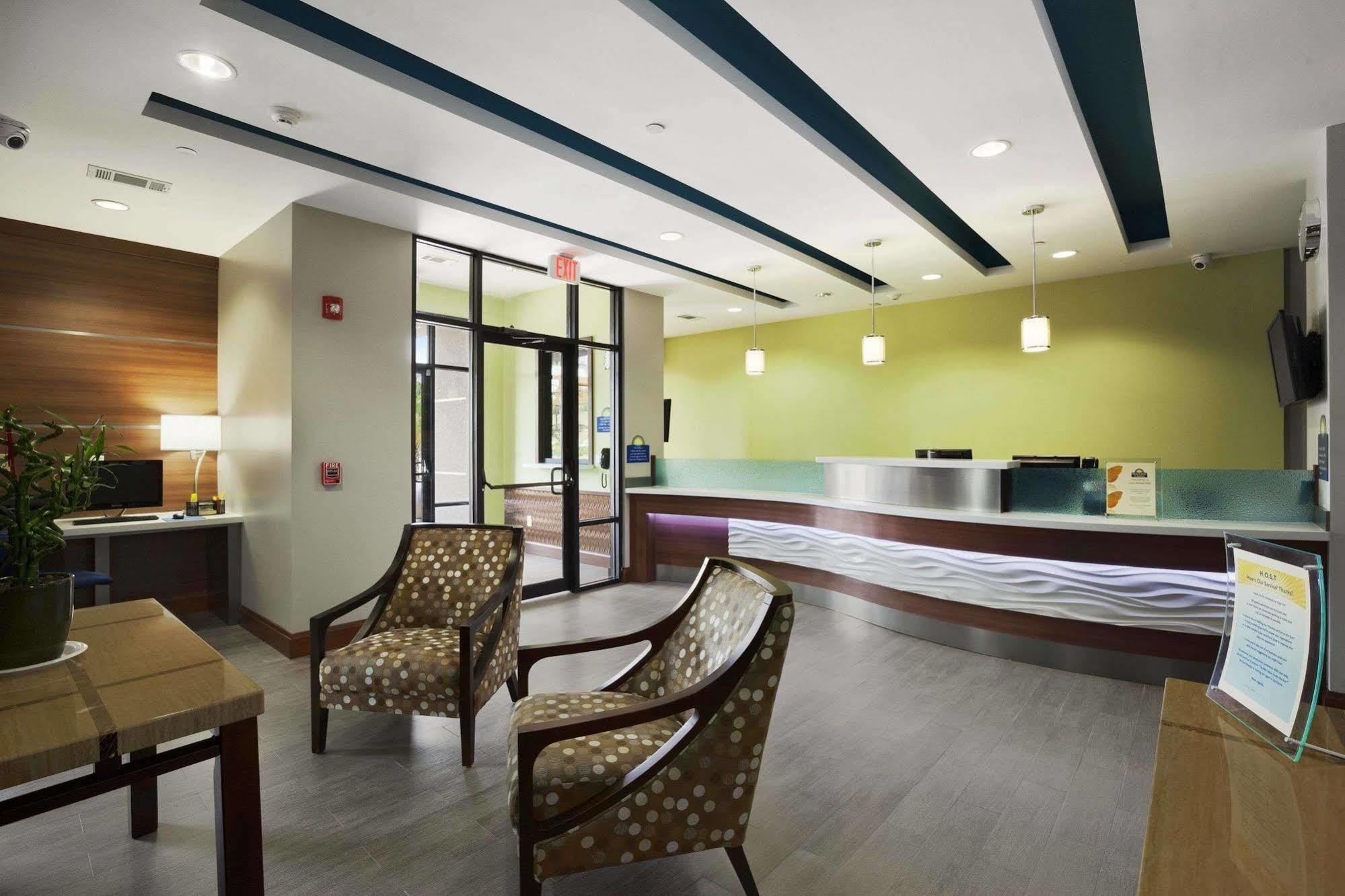 Days & By Wyndham North-spring Motel