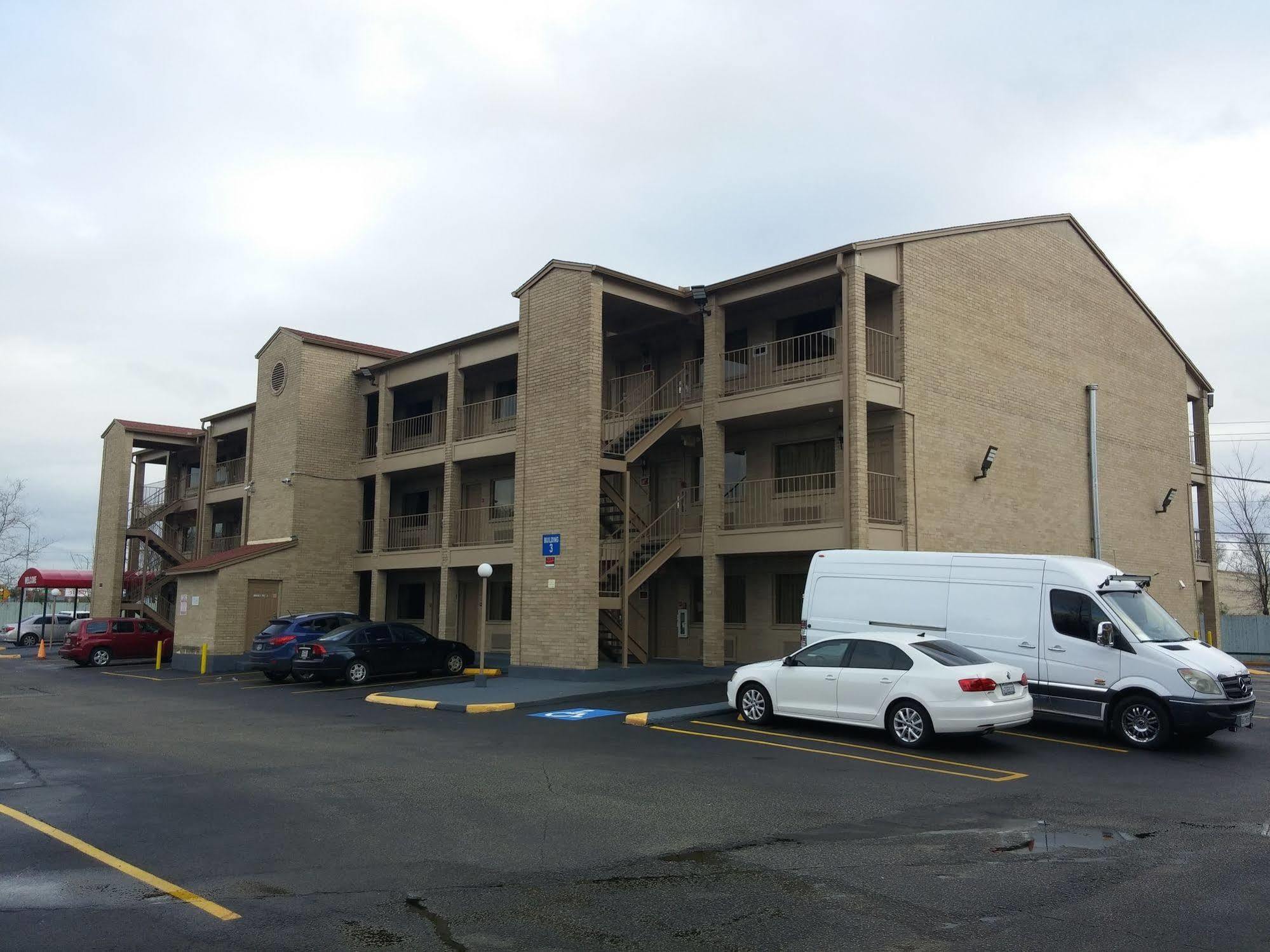 Hotel Travelodge By Wyndham Hobby Airport 2*