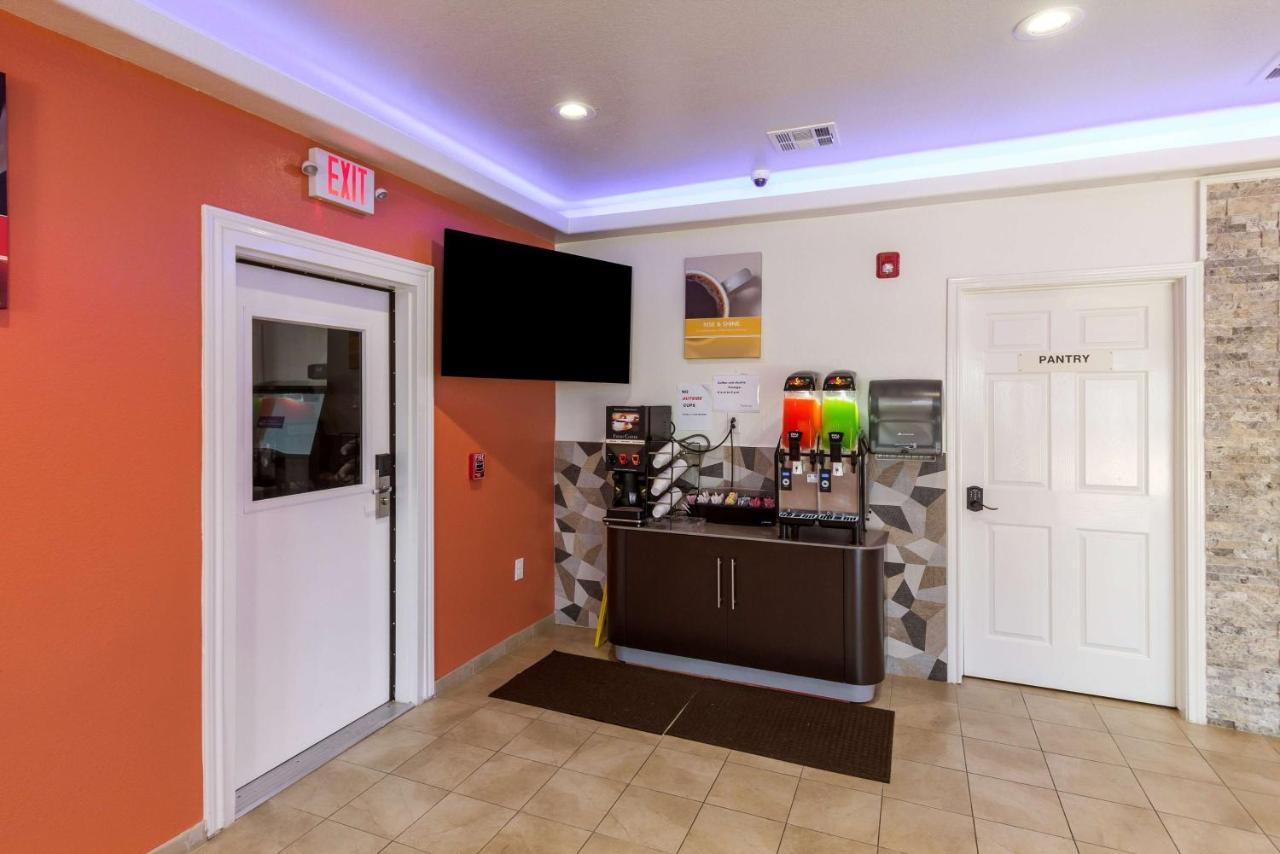 Hotel 6-houston, Tx - North Houston