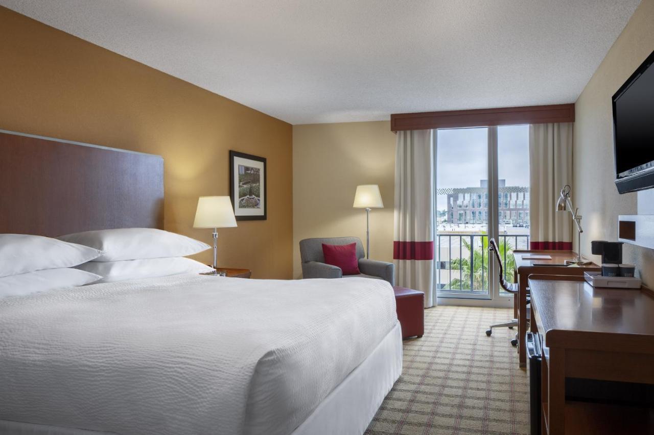 Four Points By Sheraton Citycentre Hotel 3*