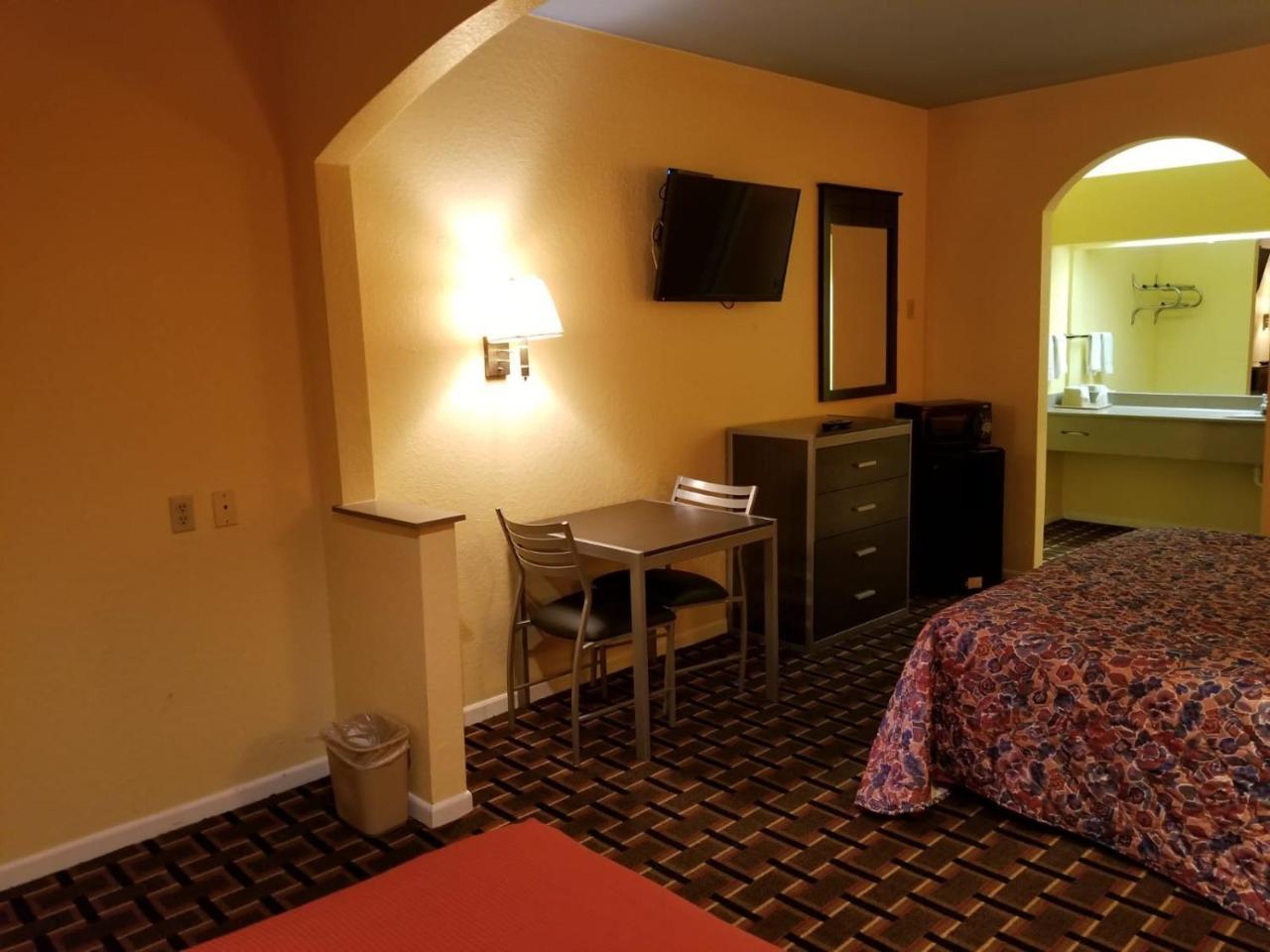 Texan & Motel