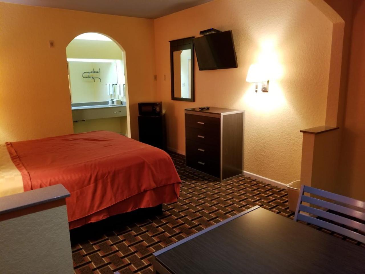 Texan & Motel Houston