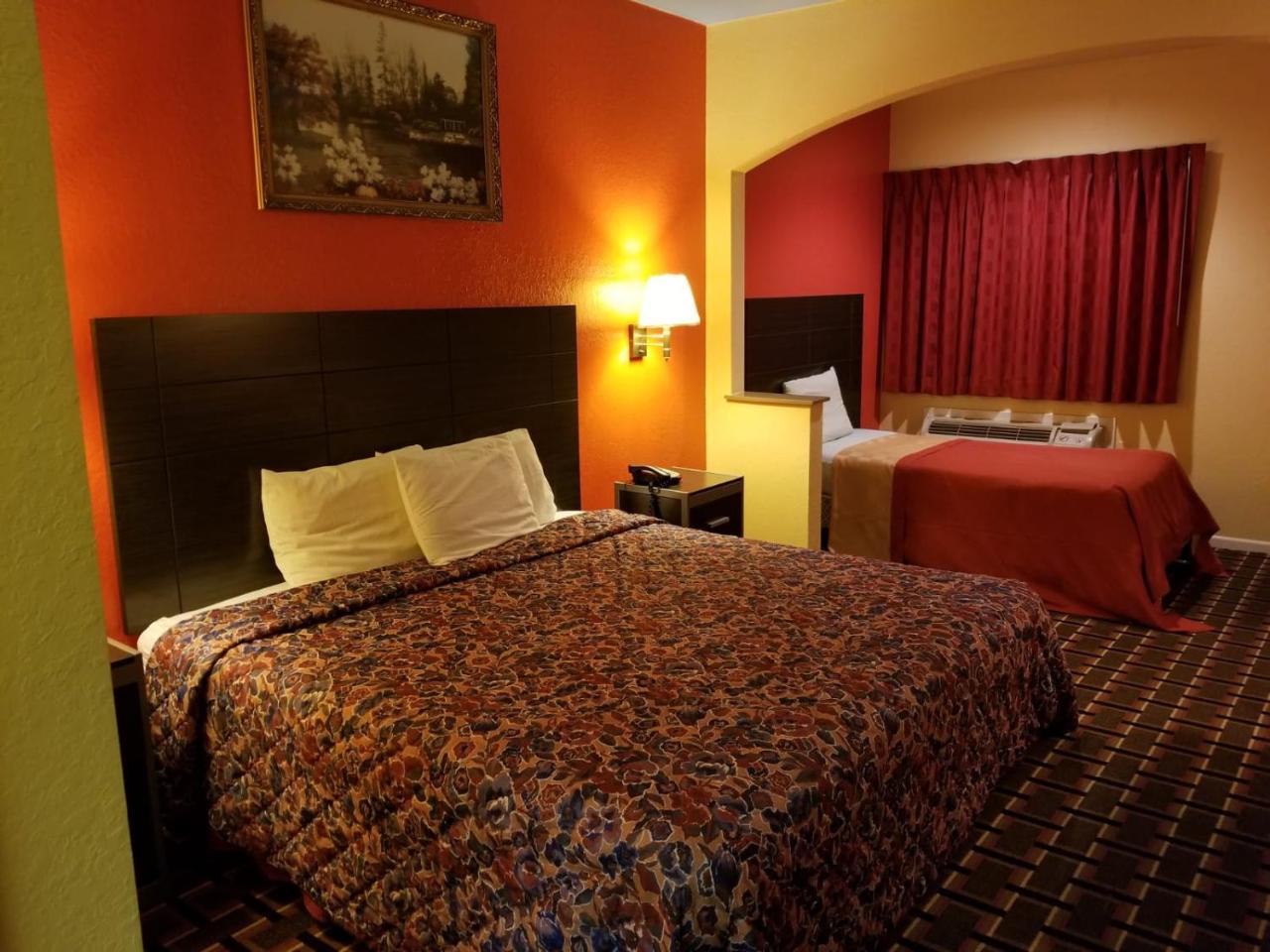 Texan & Motel