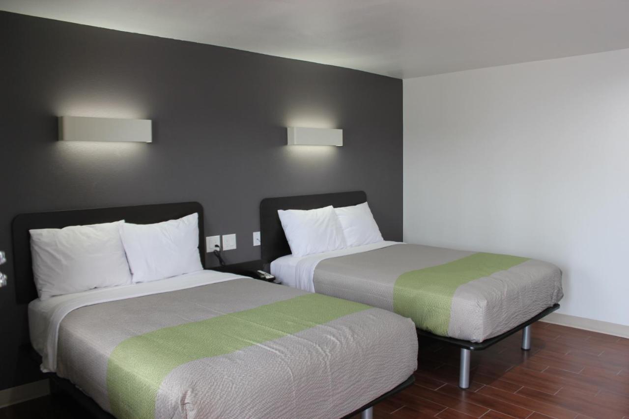 Hotel 6-houston, Tx - East