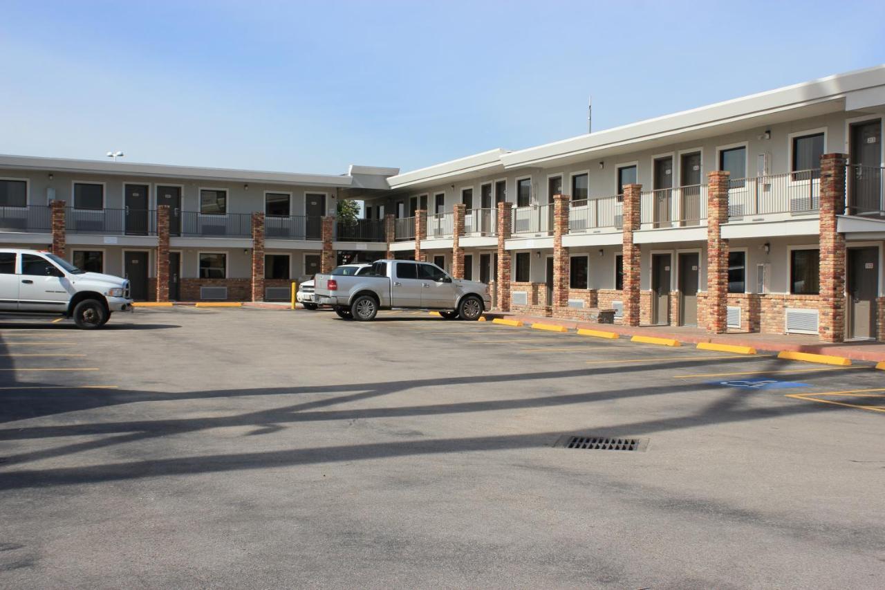 Hotel 6-houston, Tx - East 2*