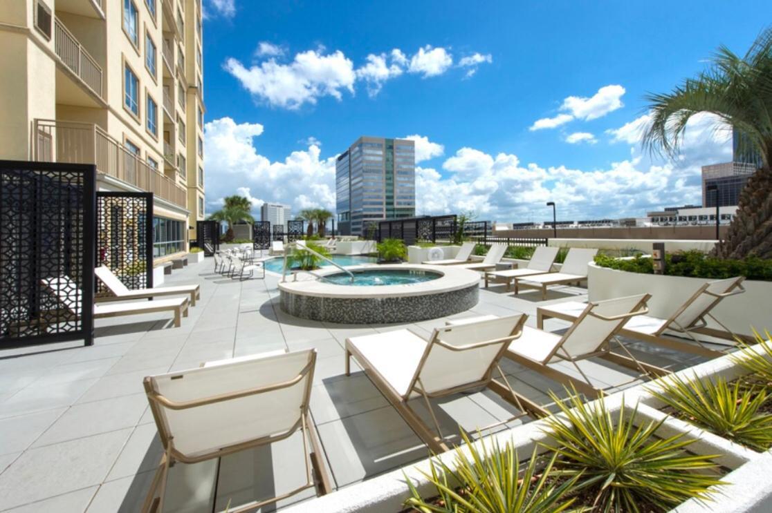 Dominion Post Oak Apartment *