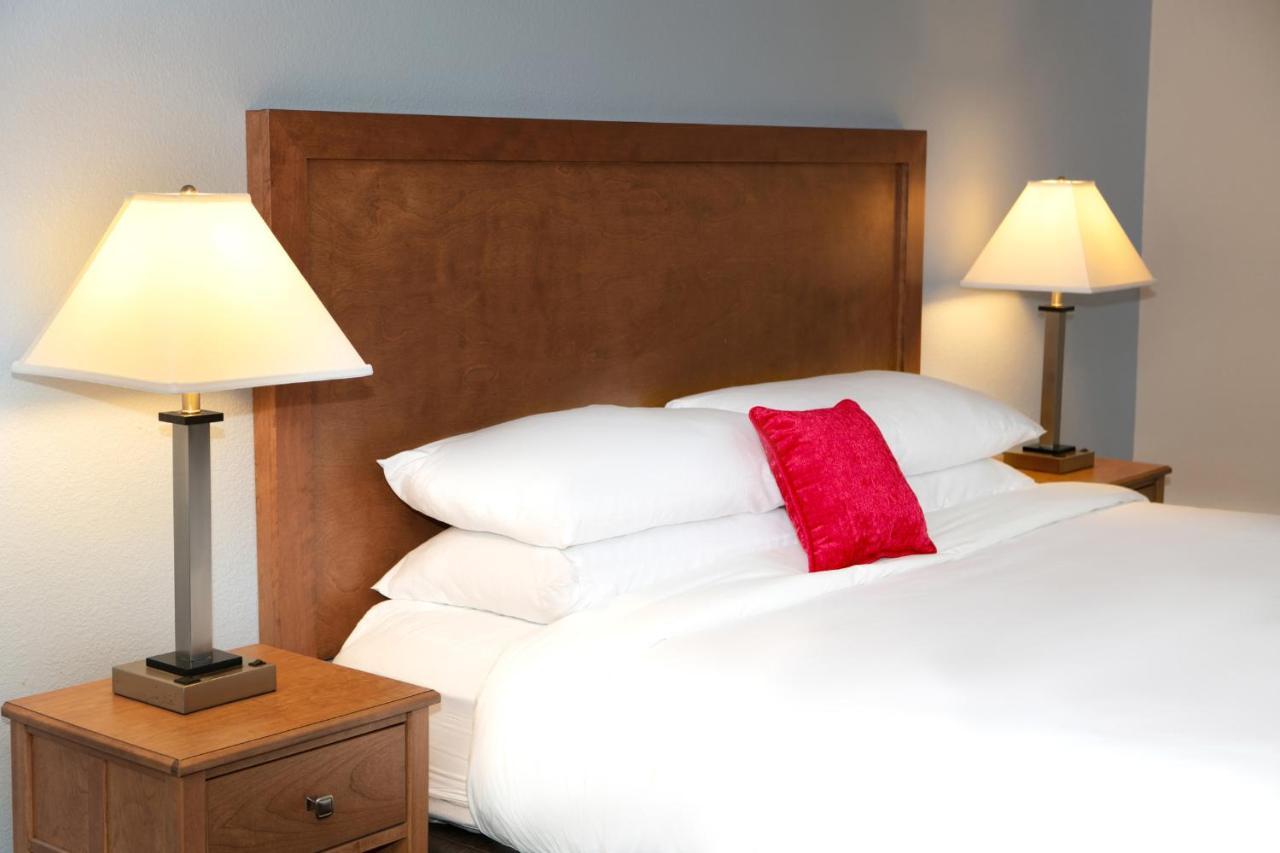 Hotel Red Lion Intercontinental Airport 3*
