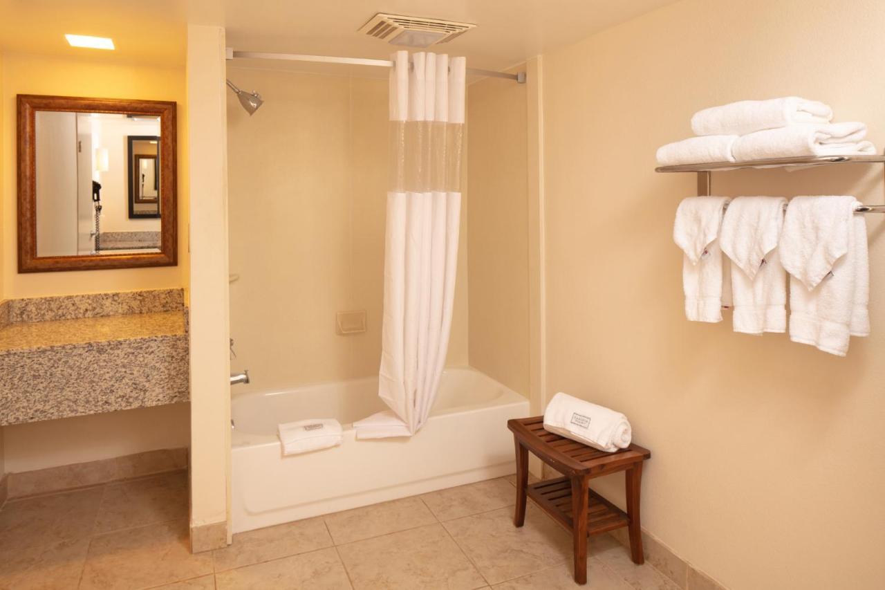 Red Lion Intercontinental Airport 3*