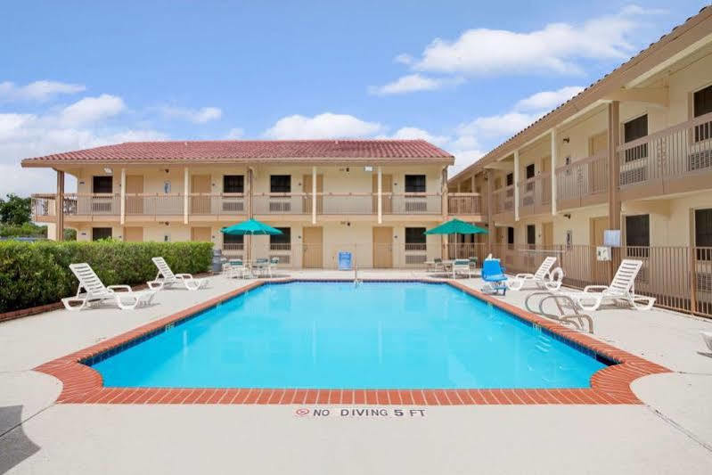 Red Roof North - Fm1960 & I-45 Motel 2*