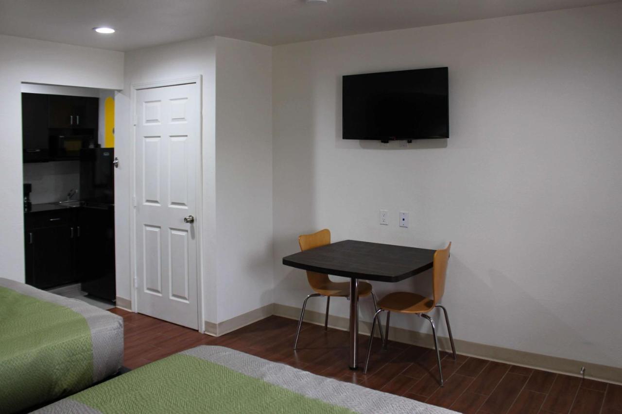 Hotel 6-houston, Tx - East