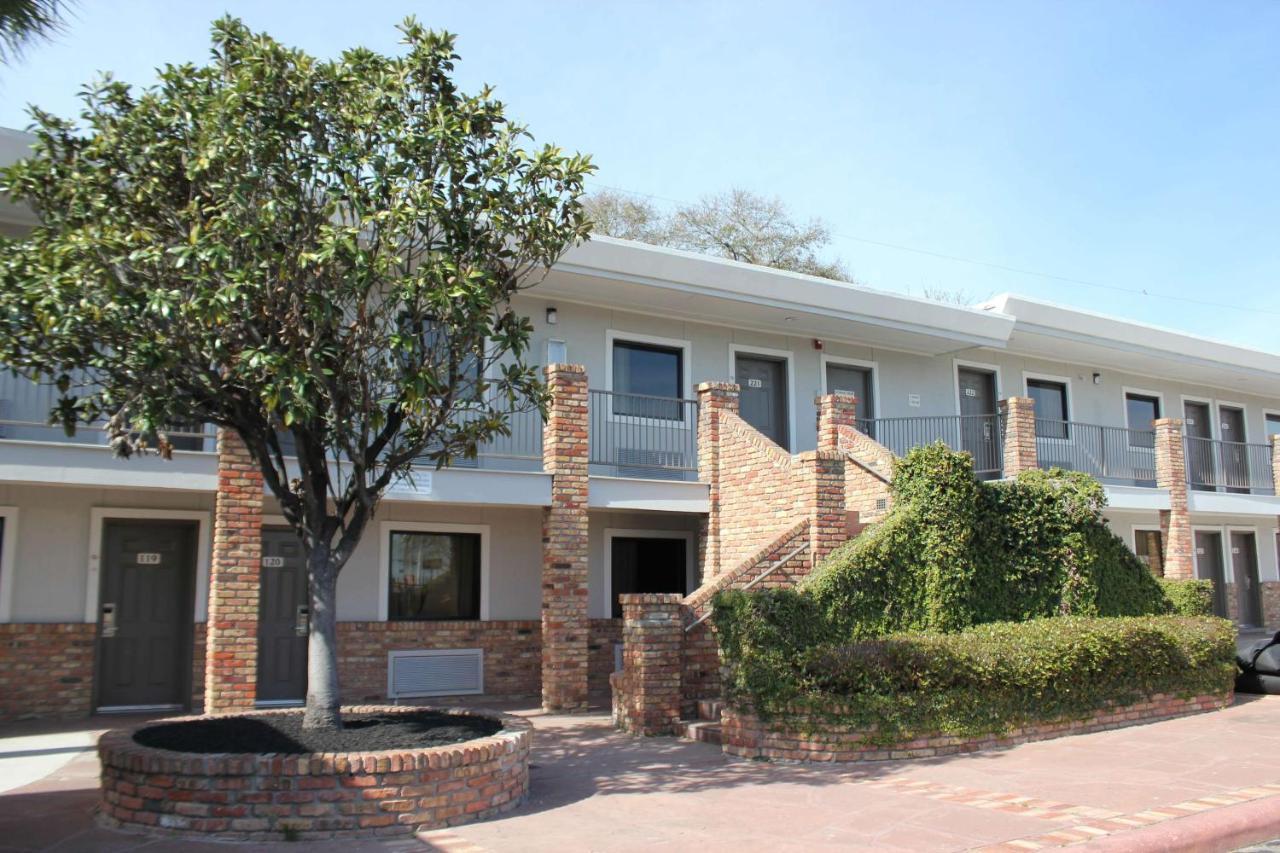 6-houston, Tx - East Hotel Houston