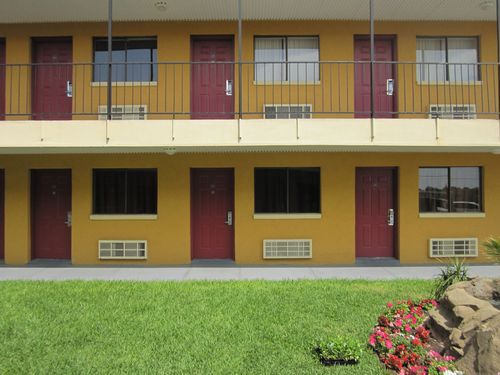 Bear Creek Motel 2*