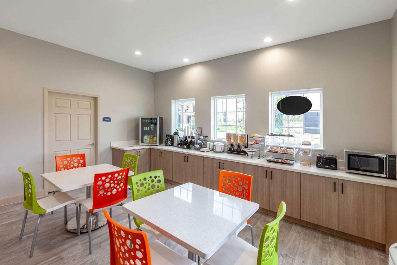 Americas Value Willowbrook Houston