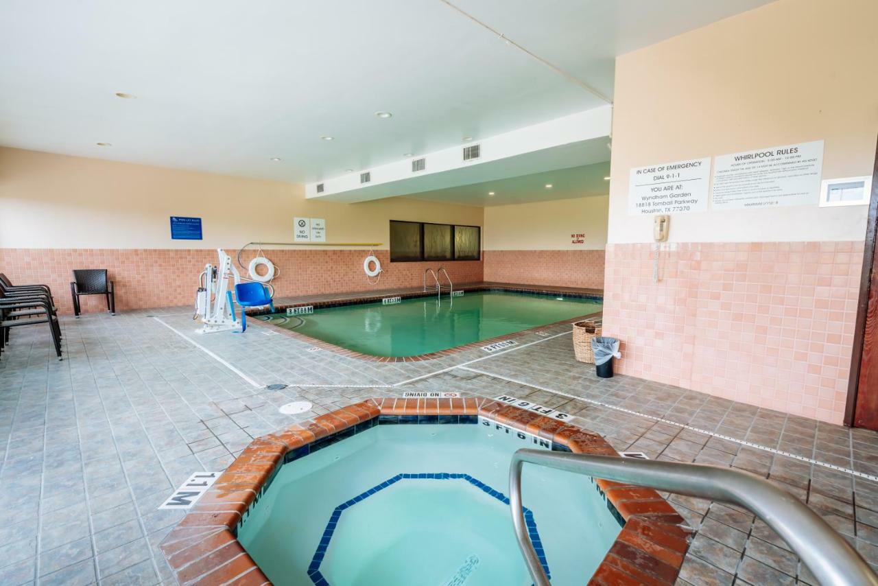 Wyndham Garden Willowbrook