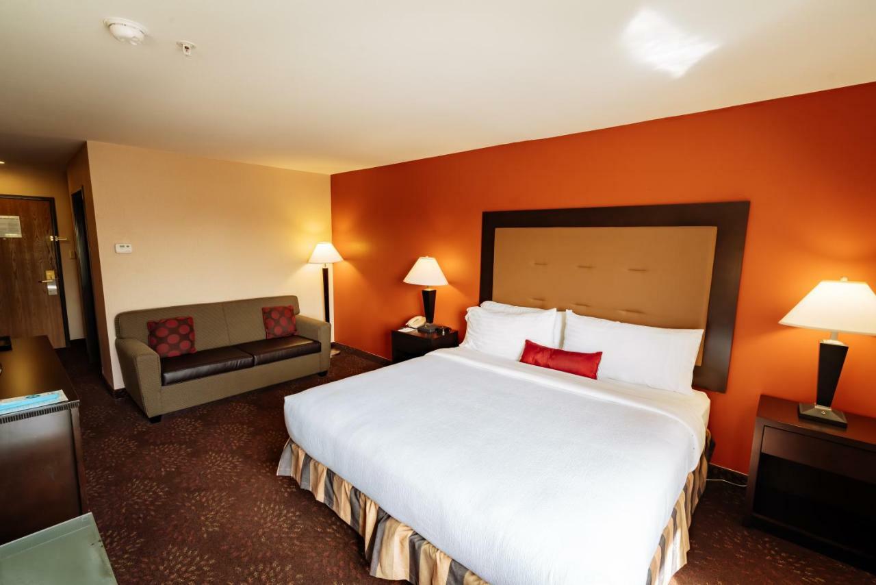 Wyndham Garden Willowbrook 3*
