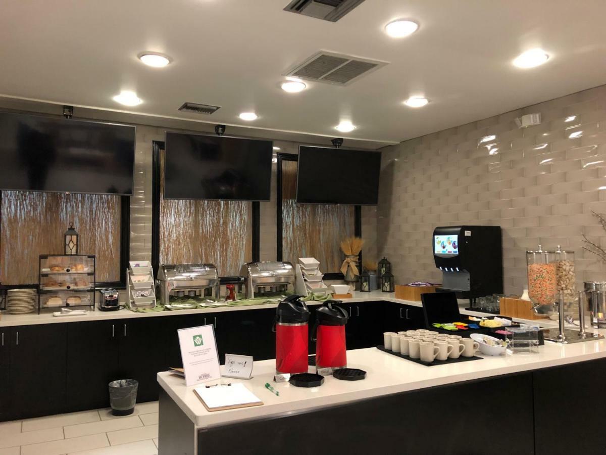 Hotel Wyndham Garden Willowbrook Houston