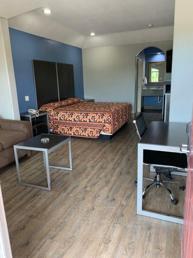 Motel Camelot & Suites