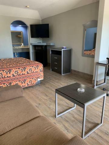 Camelot & Suites *