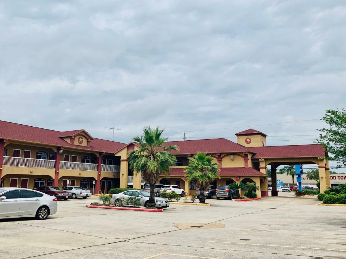 Camelot & Suites Motel