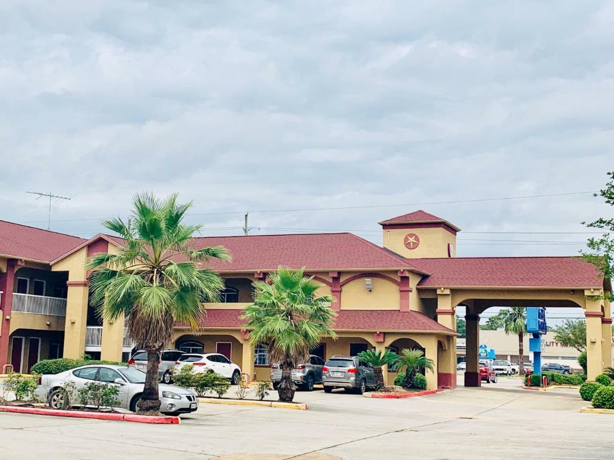 Camelot & Suites Motel *