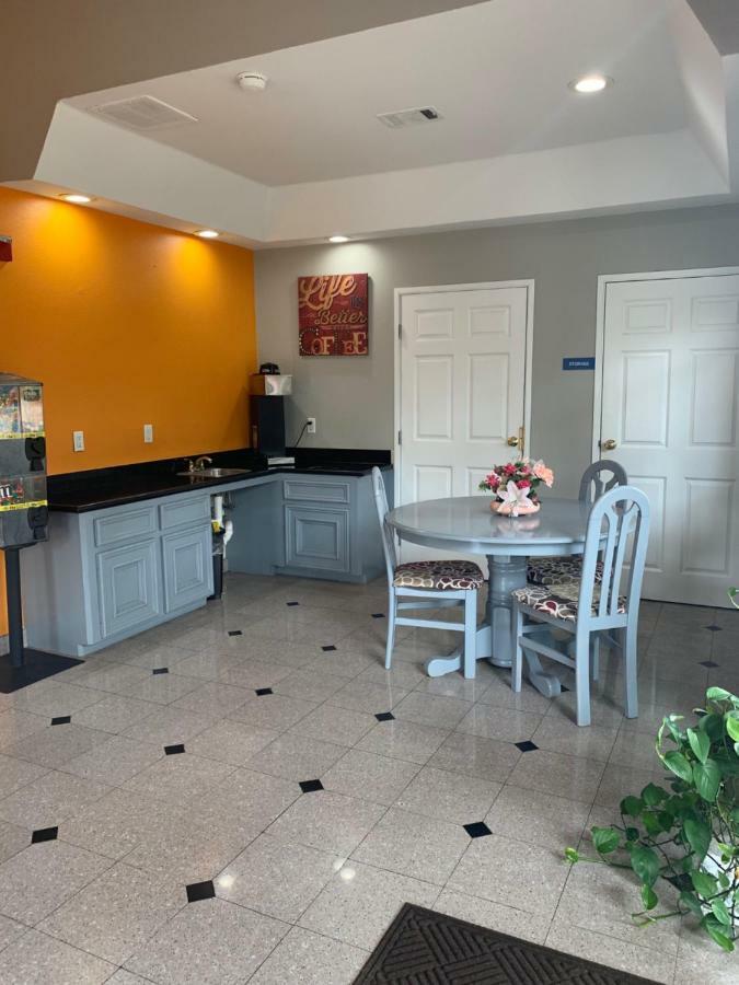 Motel Camelot & Suites *