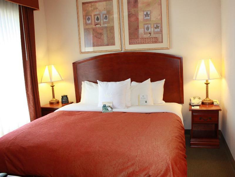 Homewood By Hilton Hou Intercontinental Airport Hotel