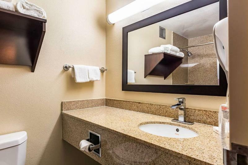 Hotel Red Lion Intercontinental Airport 3*