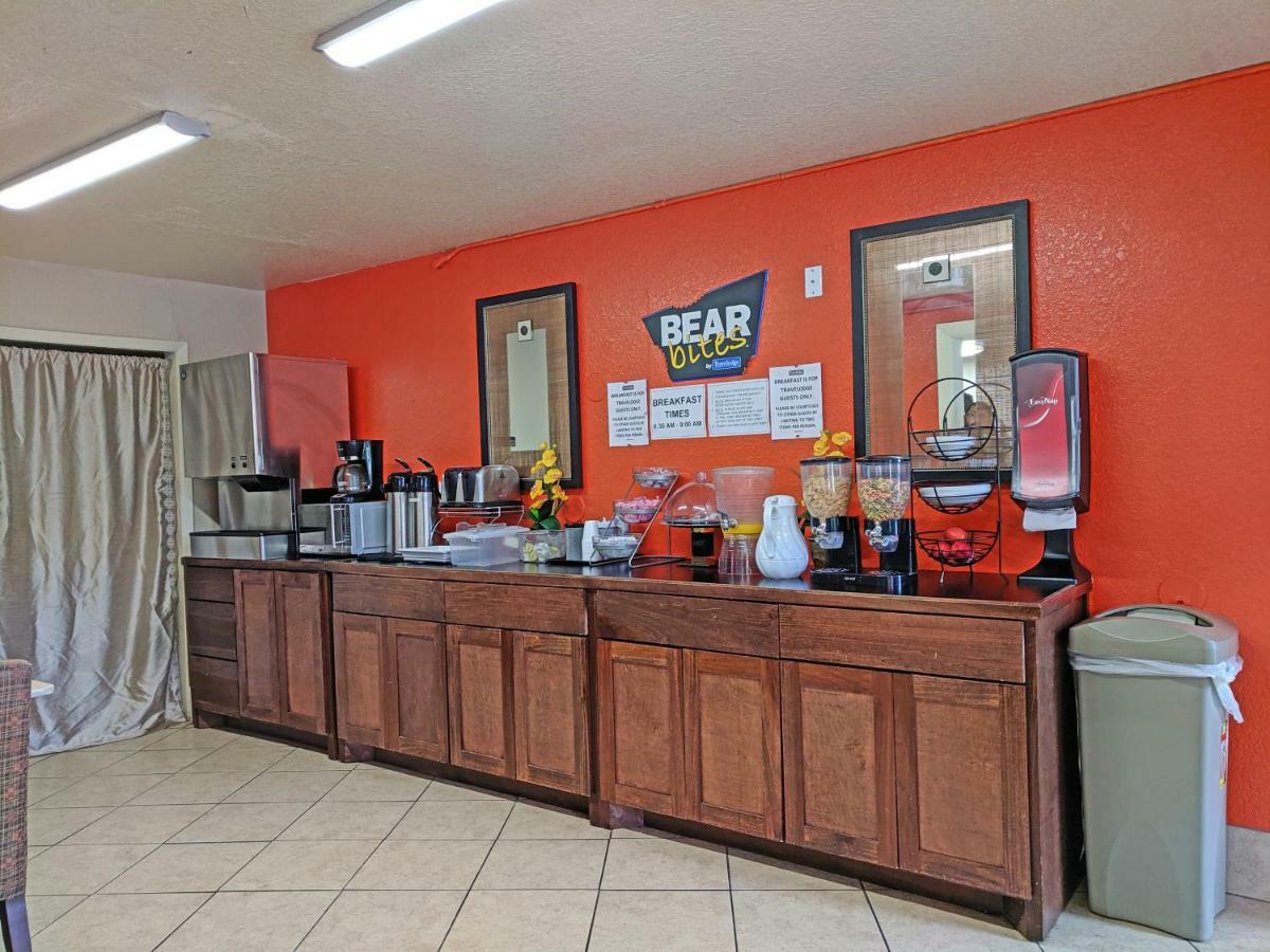 Hotel Travelodge By Wyndham Hobby Airport Houston