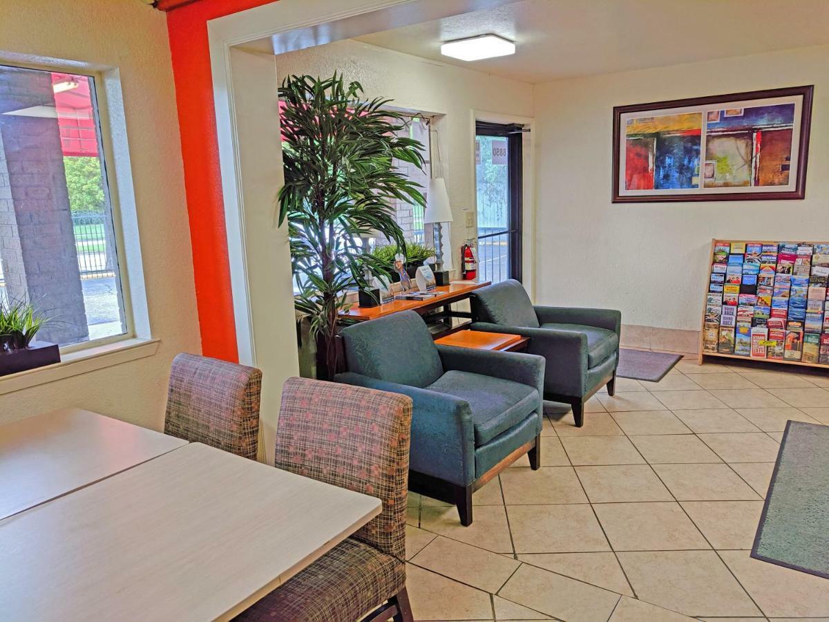 Travelodge By Wyndham Hobby Airport 2* Houston