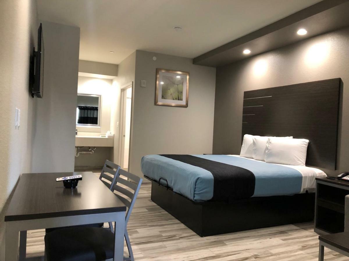 Crystal Downtown Motel