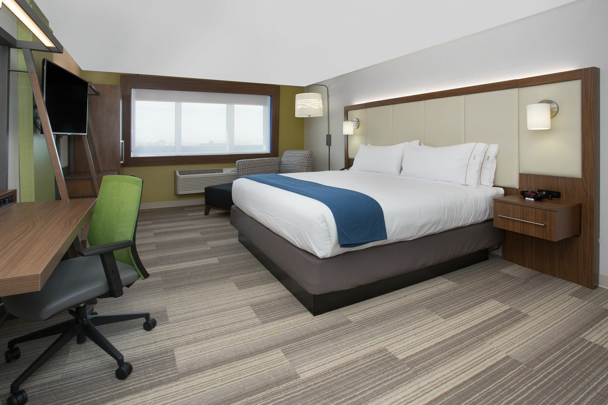 Express & - Hobby Airport Area By Ihg Hotel 3*