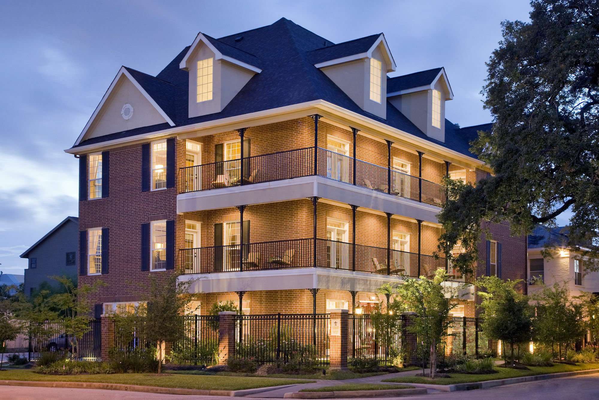 La Maison In Midtown An Urban Houston