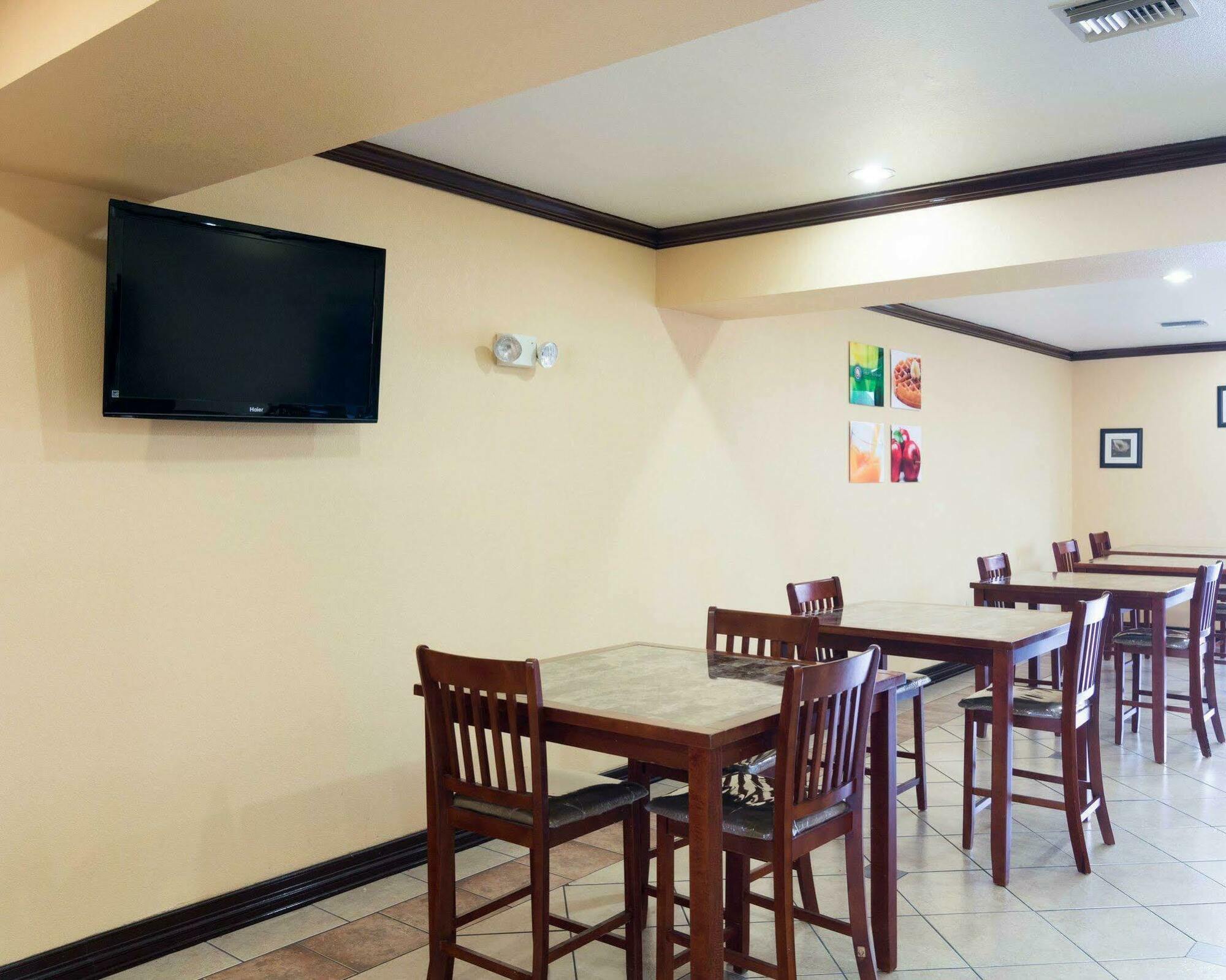 Hotel Springwood Iah - Beltway 8 3*