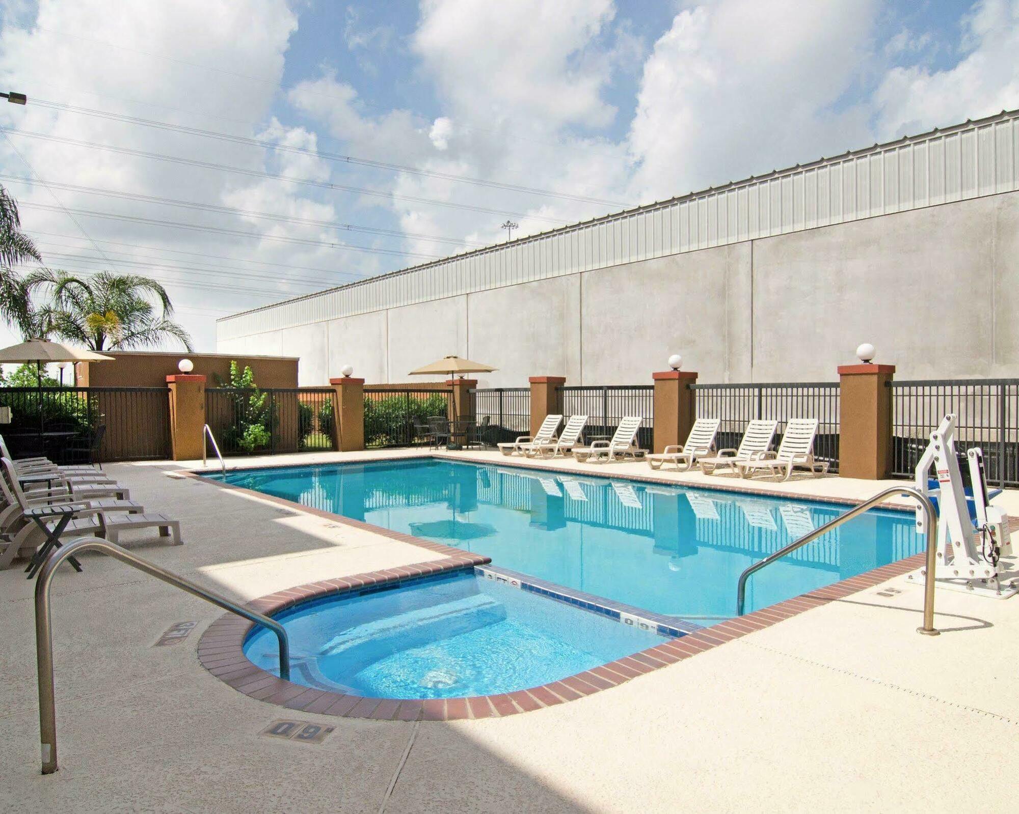 Springwood Iah - Beltway 8 Hotel