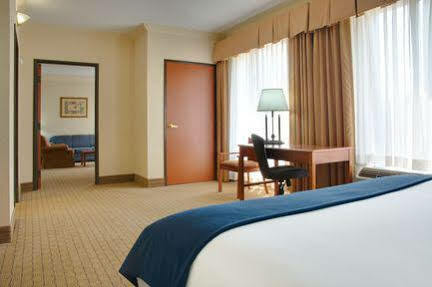 Hotel Holiday Express & - Memorial Park Area By Ihg