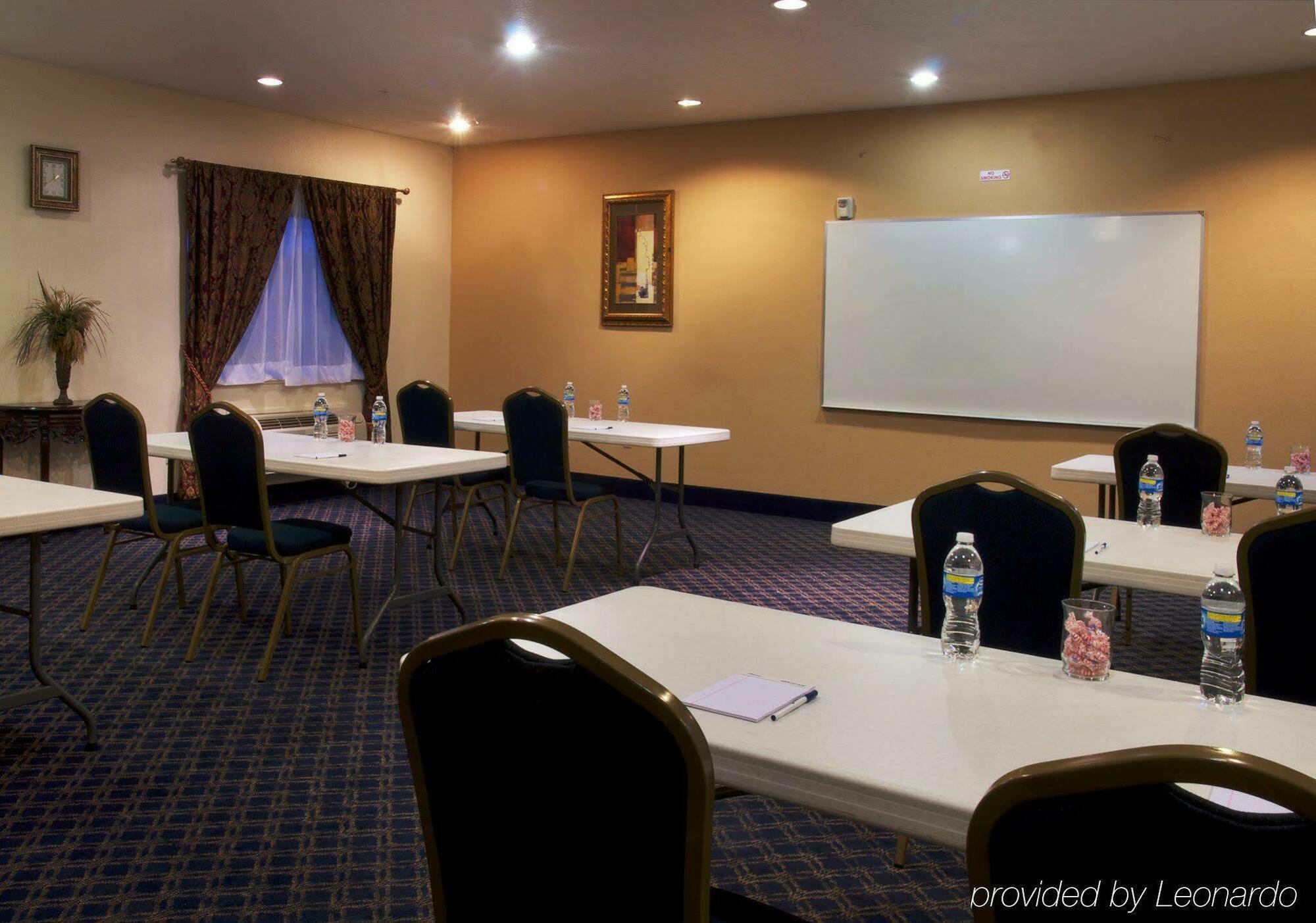 Country & By Radisson, Northwest, Tx