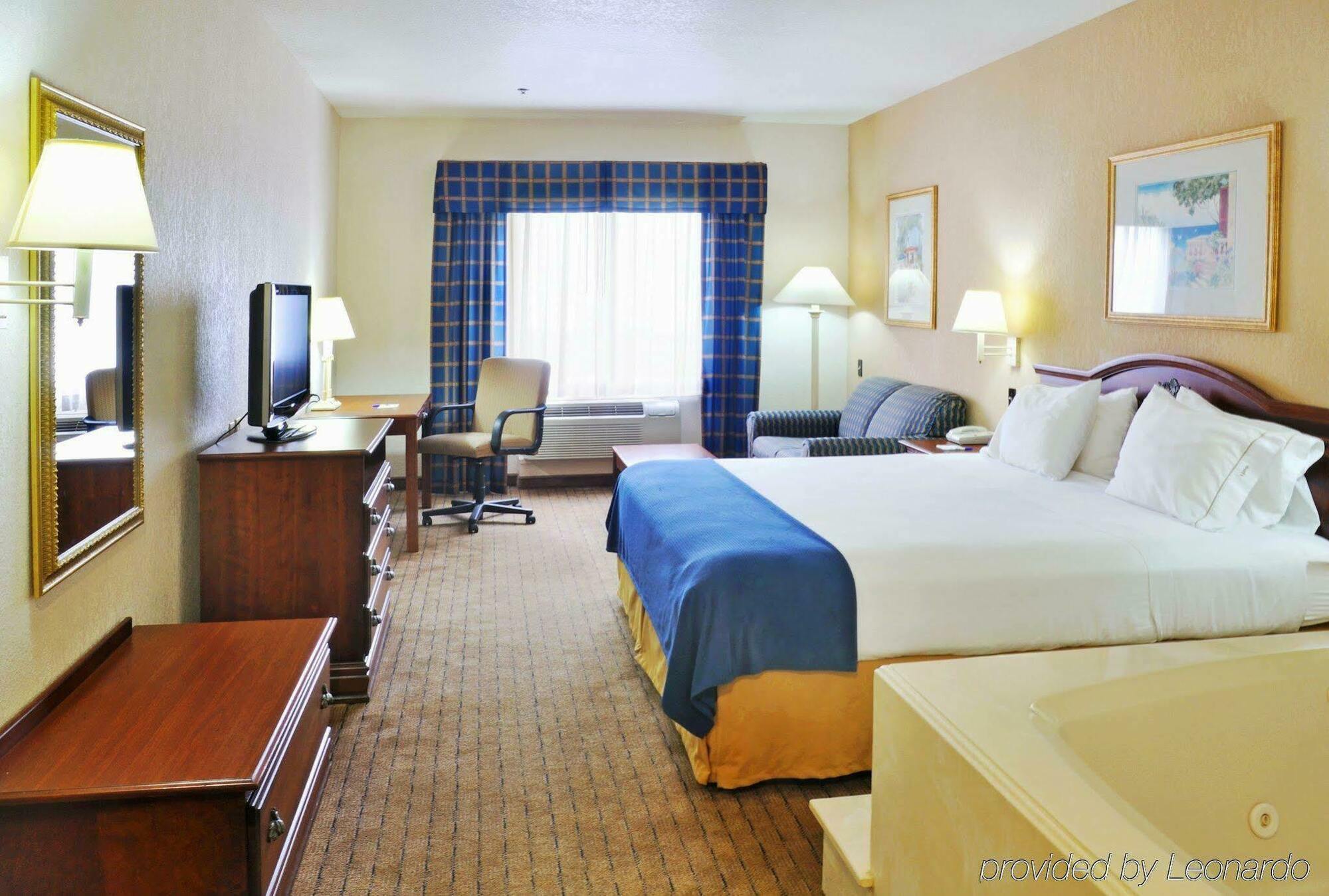 Country & By Radisson, Northwest, Tx 2*