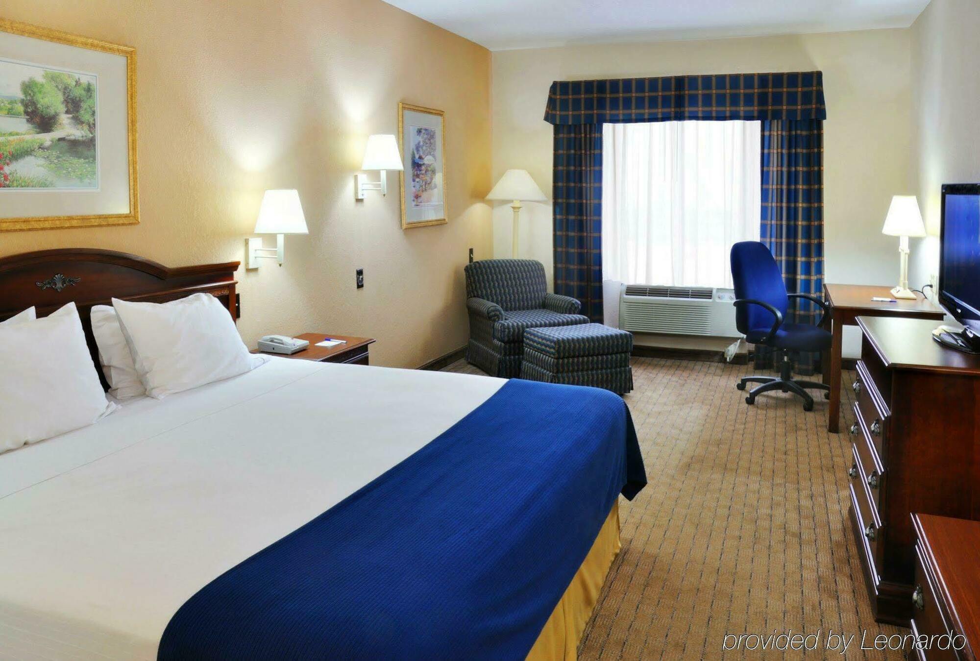 Country & By Radisson, Northwest, Tx 2*