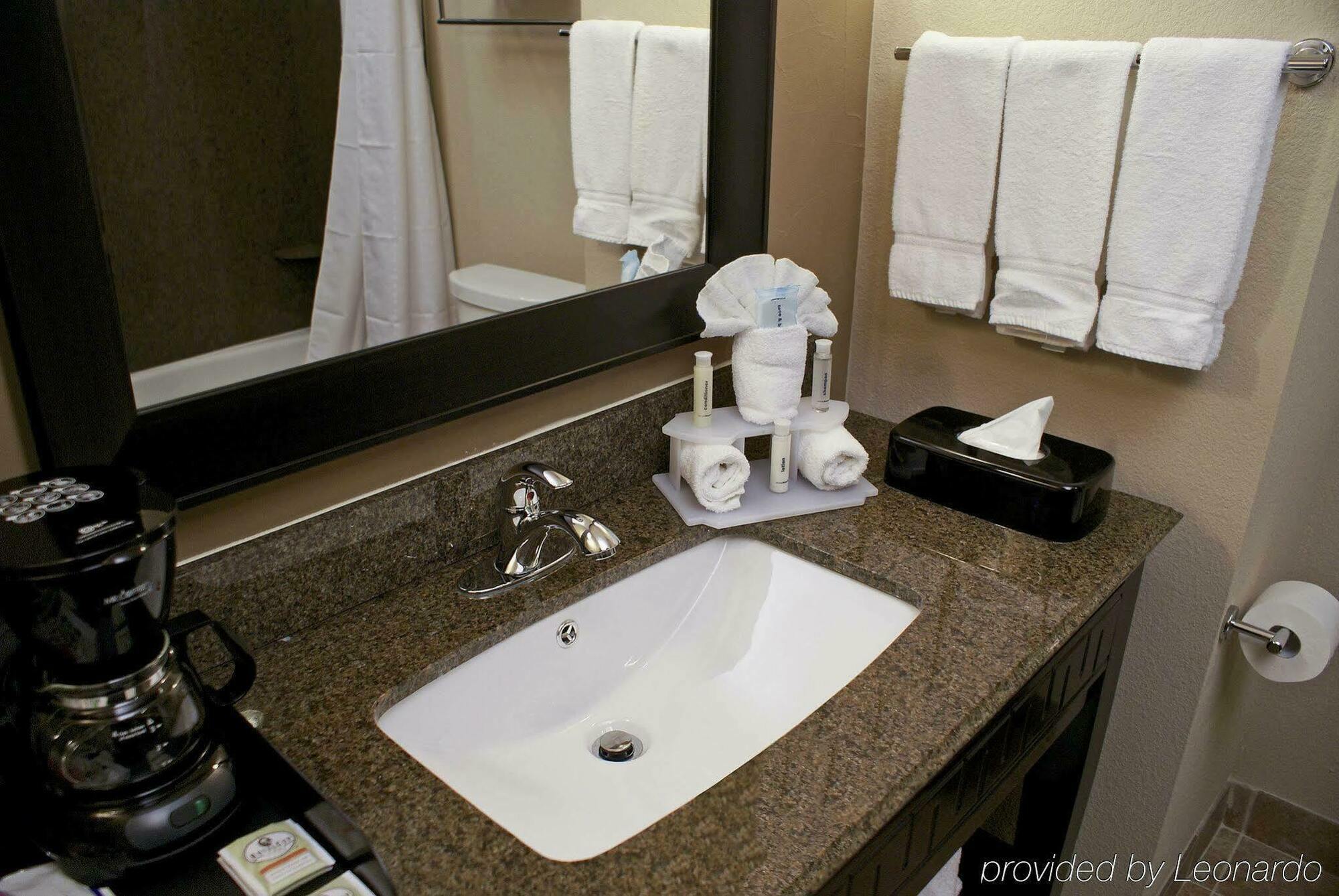 Express & Nw Beltway 8-west Road By Ihg 2* Houston