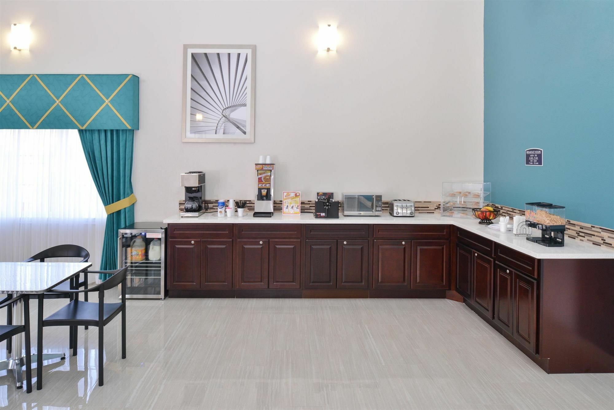 Regency Inn & Suites- Nw Houston Motel 2*
