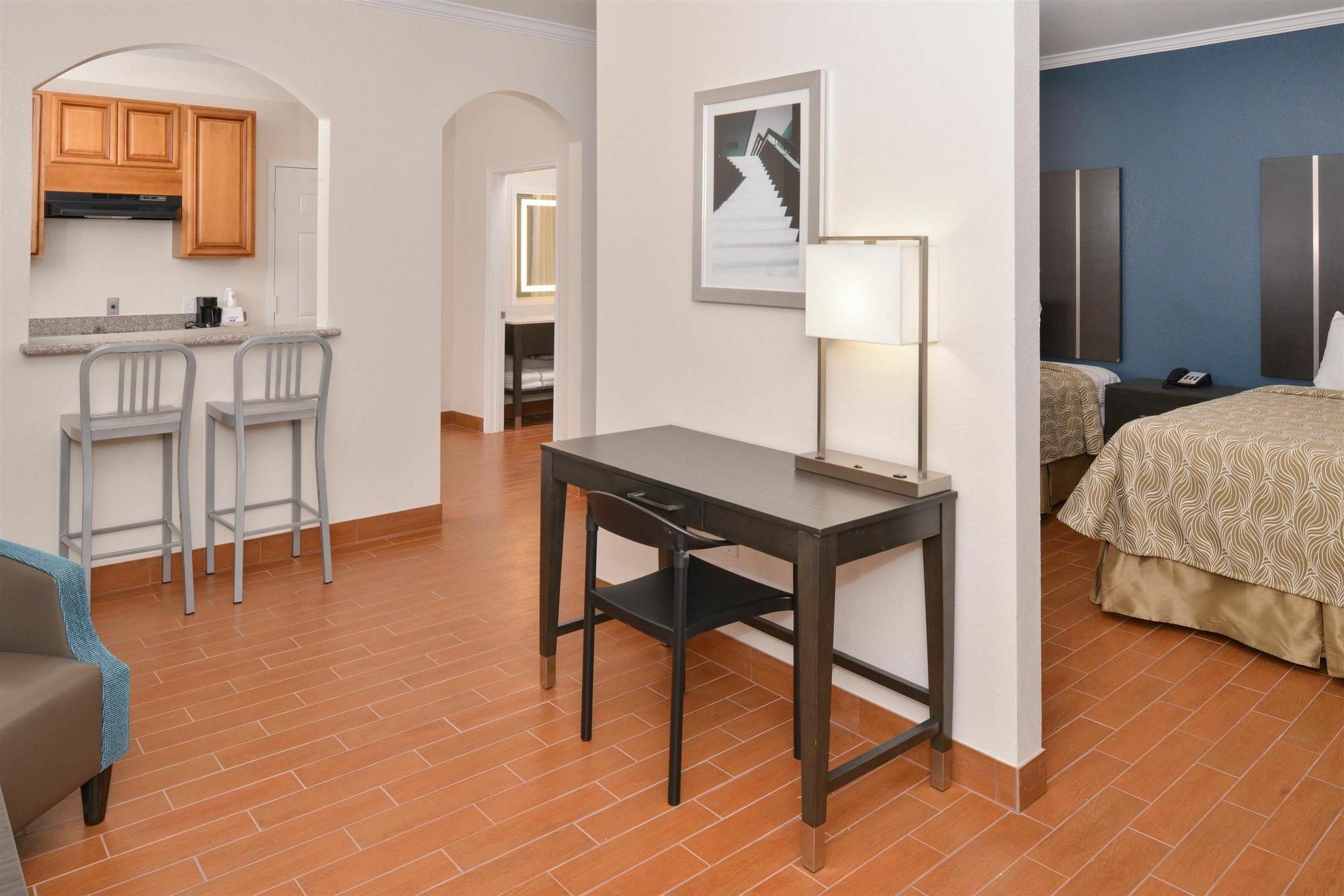 Regency Inn & Suites- Nw Houston
