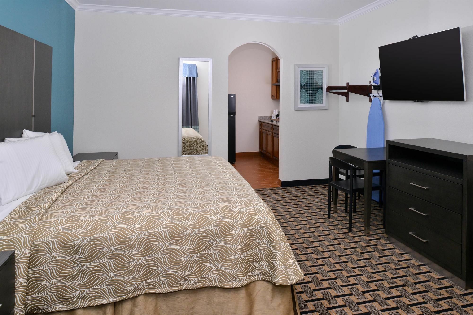 Regency Inn & Suites- Nw Houston Motel 2*
