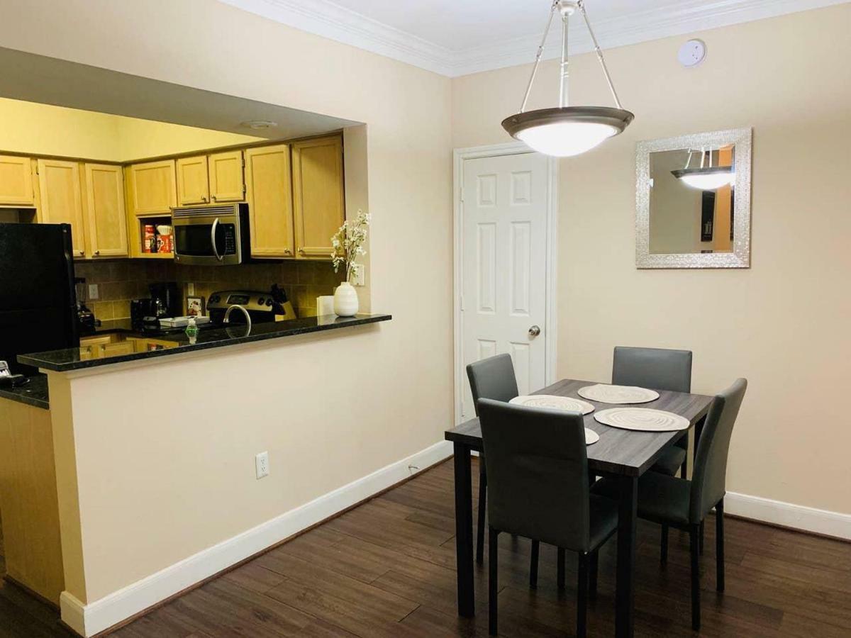 Cozy Near Med Center, Nrg, Galleria & Dtown Houston
