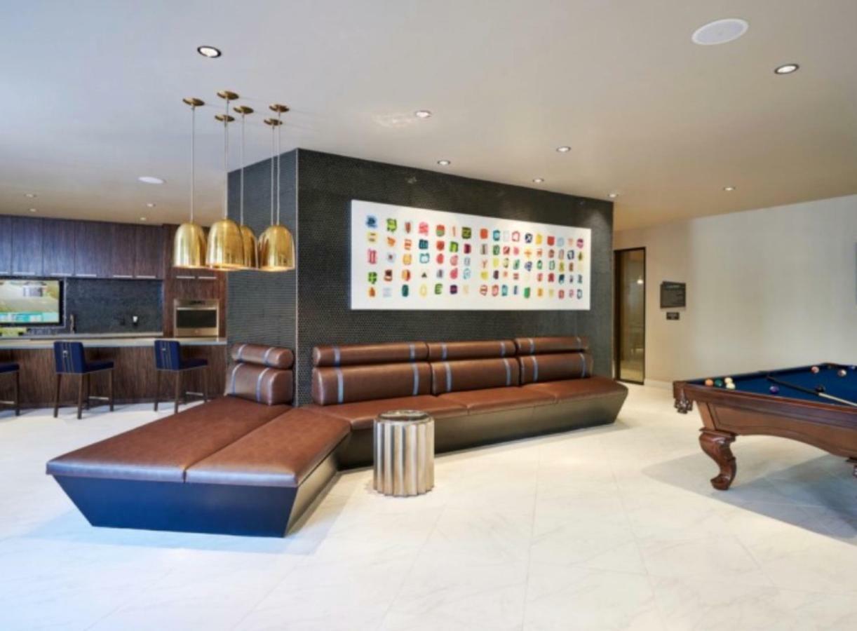 Midtown Luxury/main Street Wonder