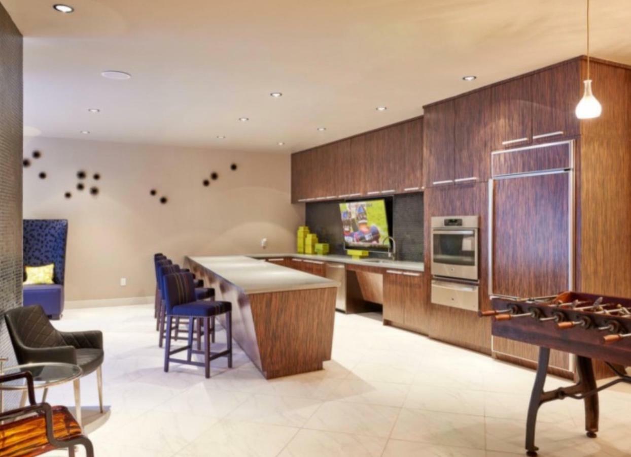 Midtown Luxury/main Street Wonder