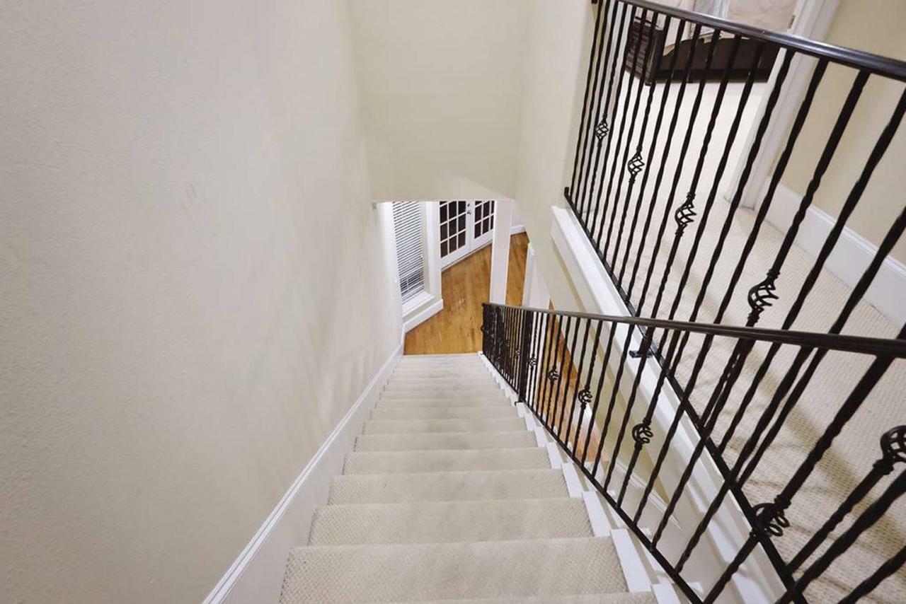 Apartment Downtown Museum District, Zoo, Parks, Nightlife! - Detering Houston