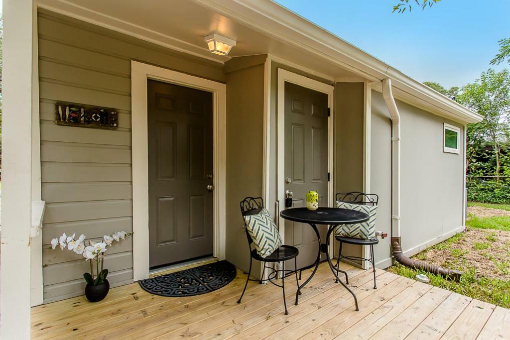 The Blue Door - Luxury Downtown Holiday home
