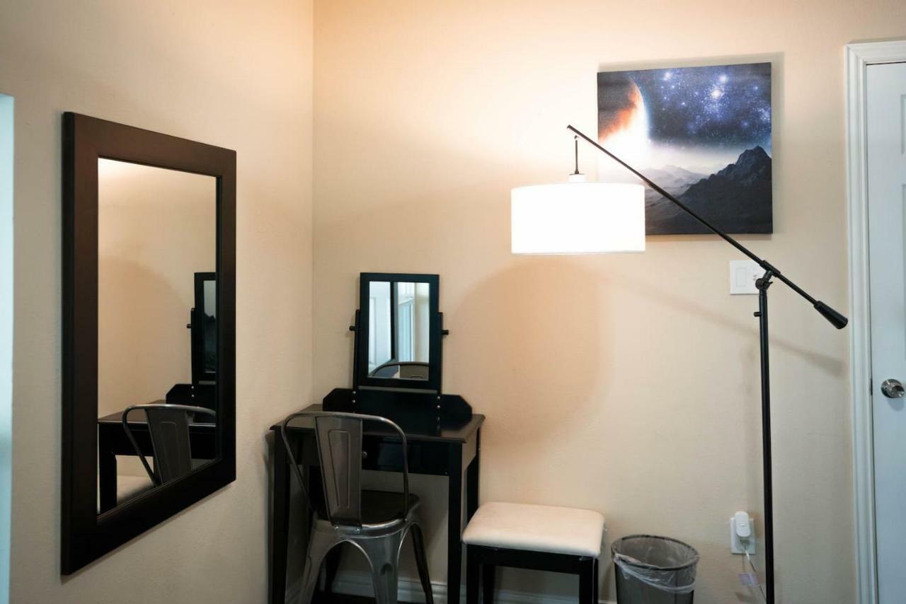 East Downtown Treetop Terrace Apartment Houston